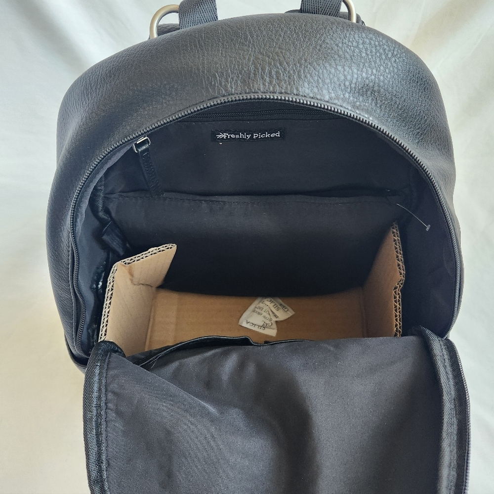 Freshly Picked Diaper Backpack - Picture 4 of 4